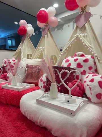 Hearts themed party setup
