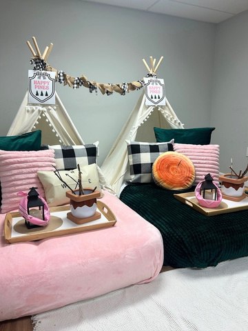 Happy Pines themed party setup